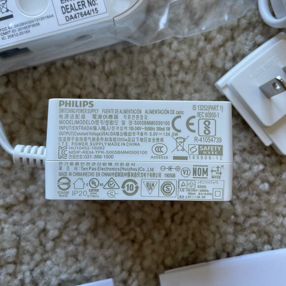 Philips Hue Bridge New In Box - Picture 5 of 9